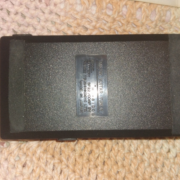 Gifted FREE with Purchase ⭐️ Arion Micon Guitar Tuner - Picture 5 of 5